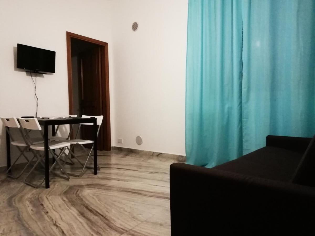 Thomas'S Home - Appartamento A 코미소 외부 사진